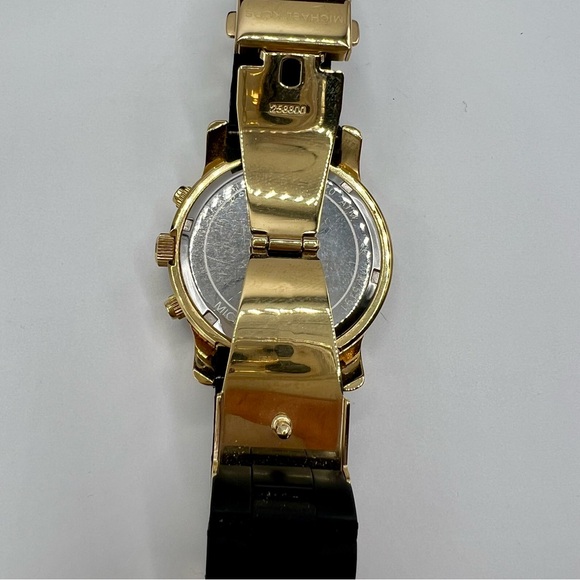 Michael Kors Oversized Runway Gold-Tone Chronograph Watch – 40mm – Box main image 6